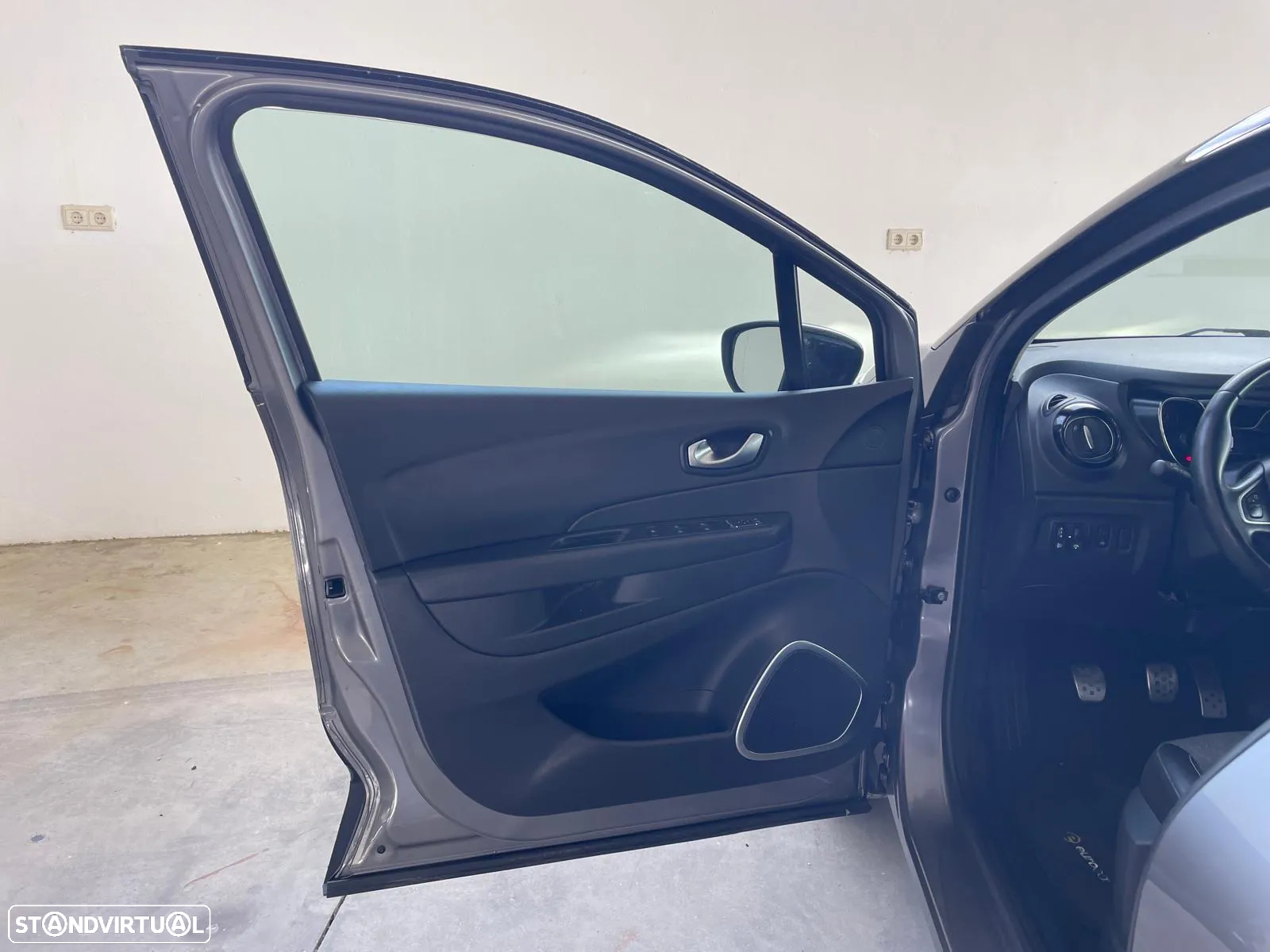 Renault Captur 1.3 TCe Exclusive - 29
