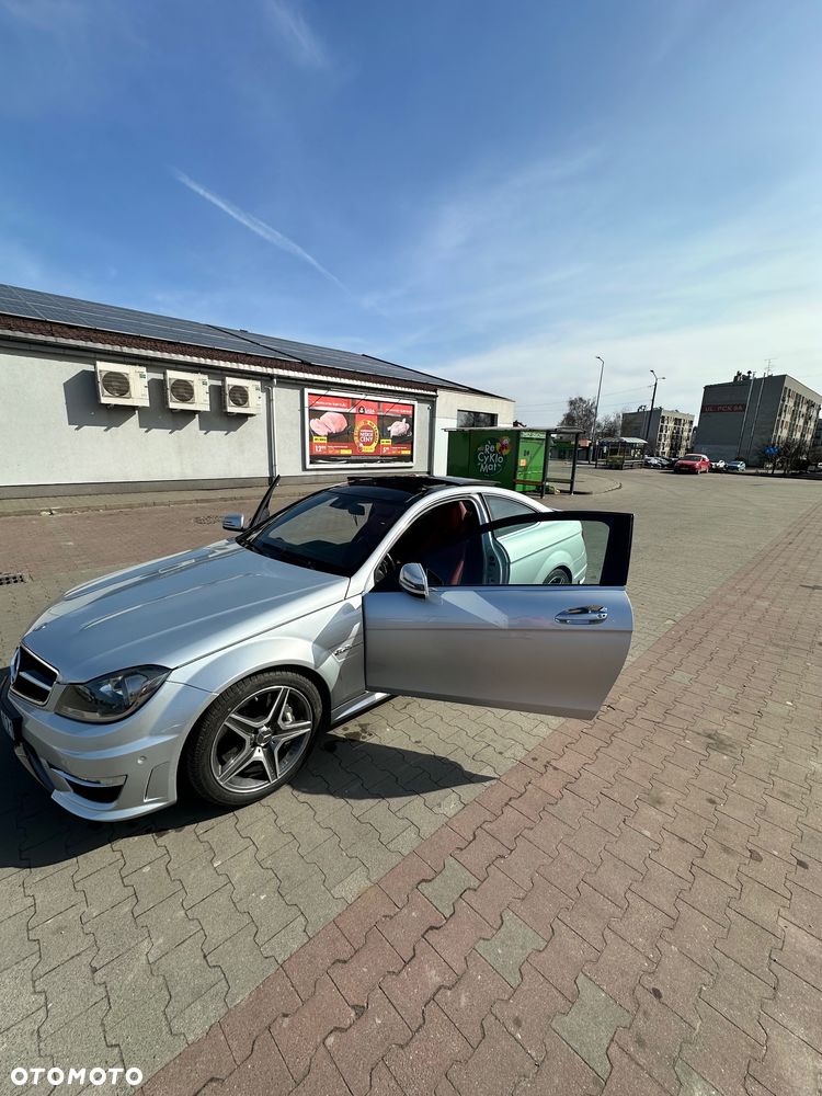 Mercedes-Benz Klasa C 63 AMG - 17