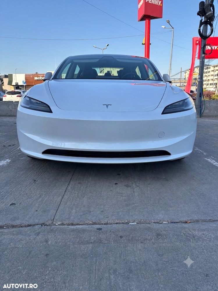 TESLA Model 3