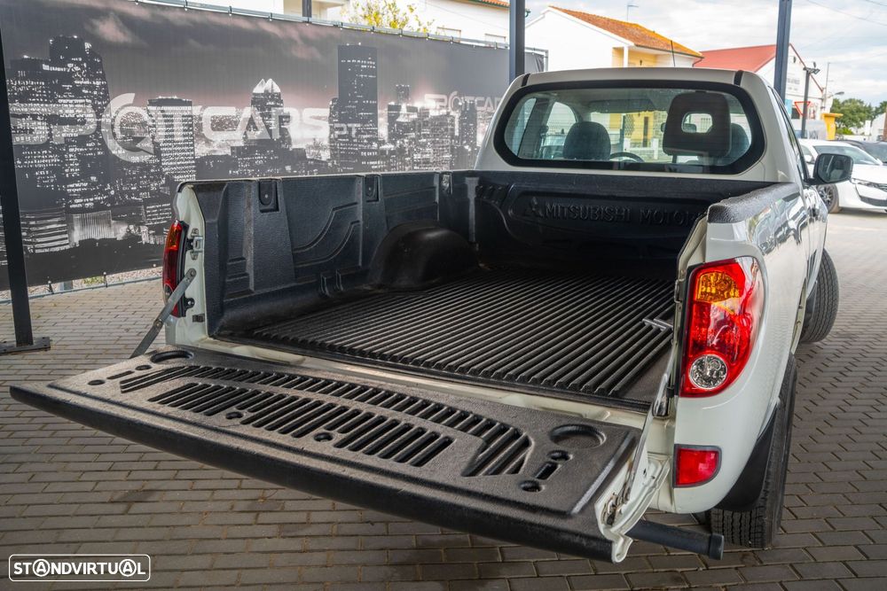 Mitsubishi L200 2.5 DI-D Club Intense 3L 4WD - 12