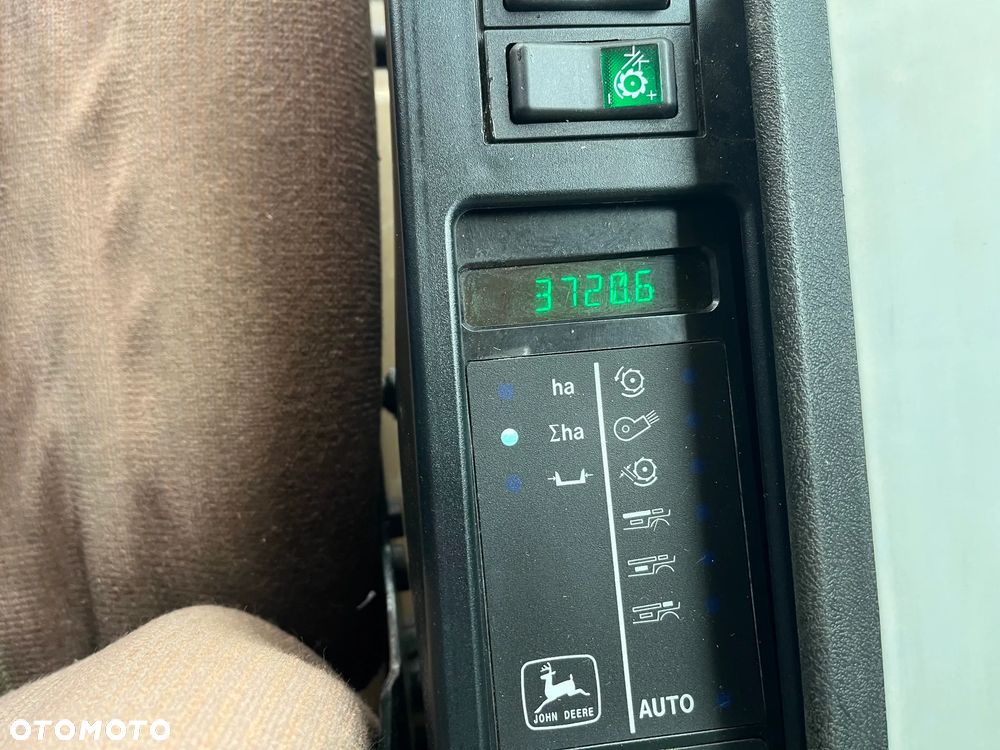 John Deere 2066 HillMaster - 22