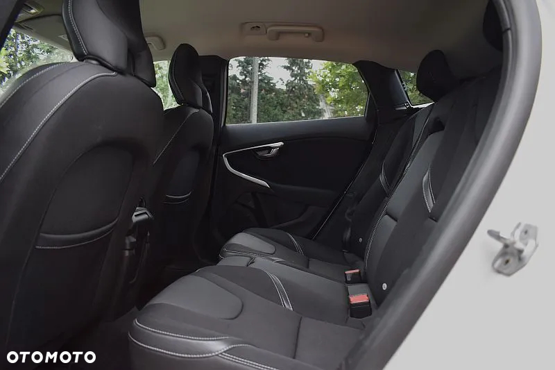 Volvo V40 T2 Geartronic Summum - 20