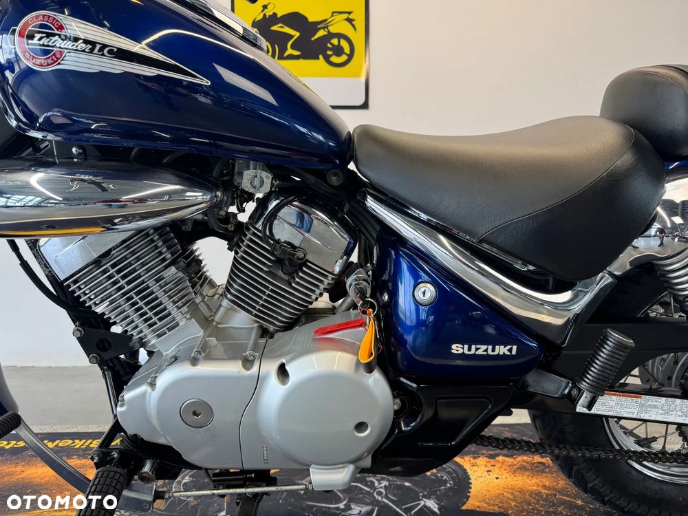Suzuki Intruder - 23