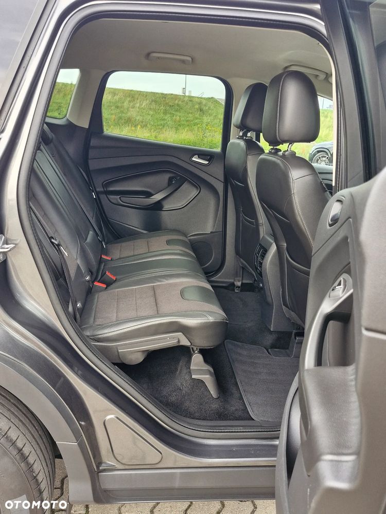 Ford Kuga 2.0 TDCi 2x4 Titanium - 18