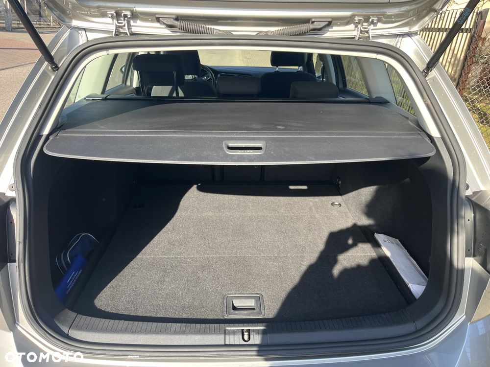 Volkswagen Golf - 10