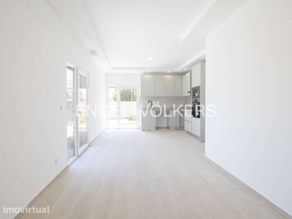 Moradia Geminada T4 Triplex em Fernão Ferro - Grande imagem: 2/39