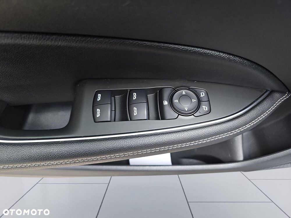 Opel Insignia 2.0 T Elegance S&S - 17