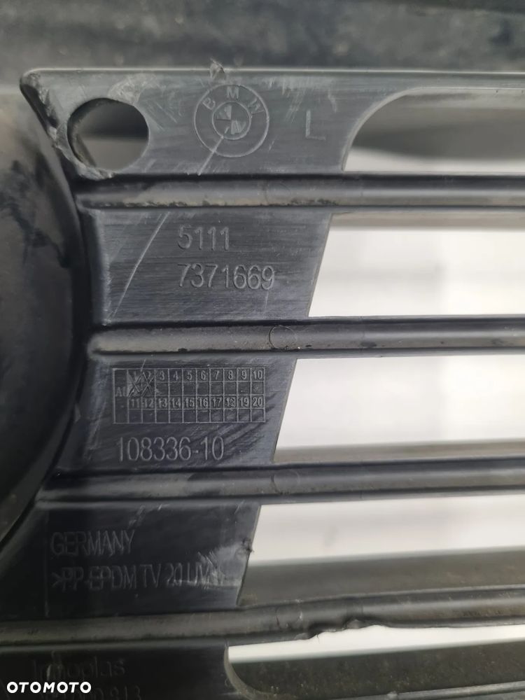 BMW 1 F20 F21  kratka halogenu zderzaka prawa i lewa 7371669 7371670 - 2