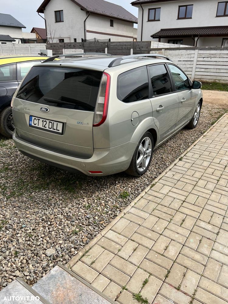 Ford Focus 1.6 TDCi DPF Style - 8