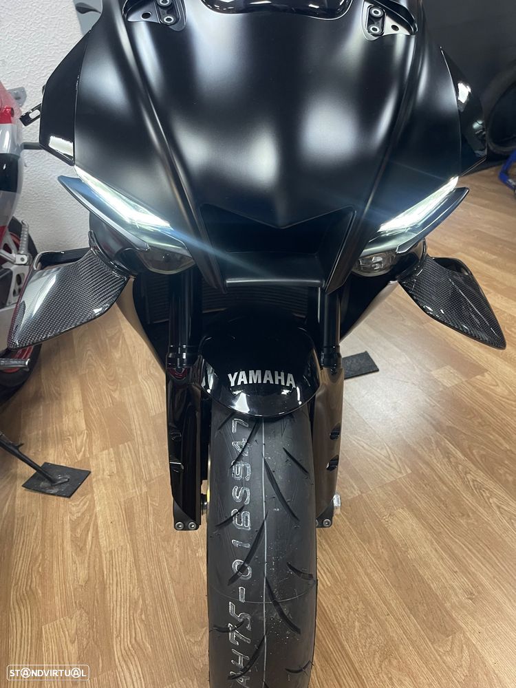 Yamaha YZF R1 - 8
