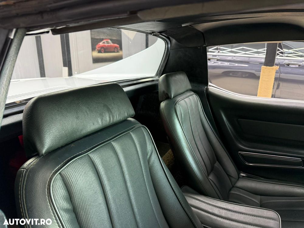 Chevrolet Corvette - 15