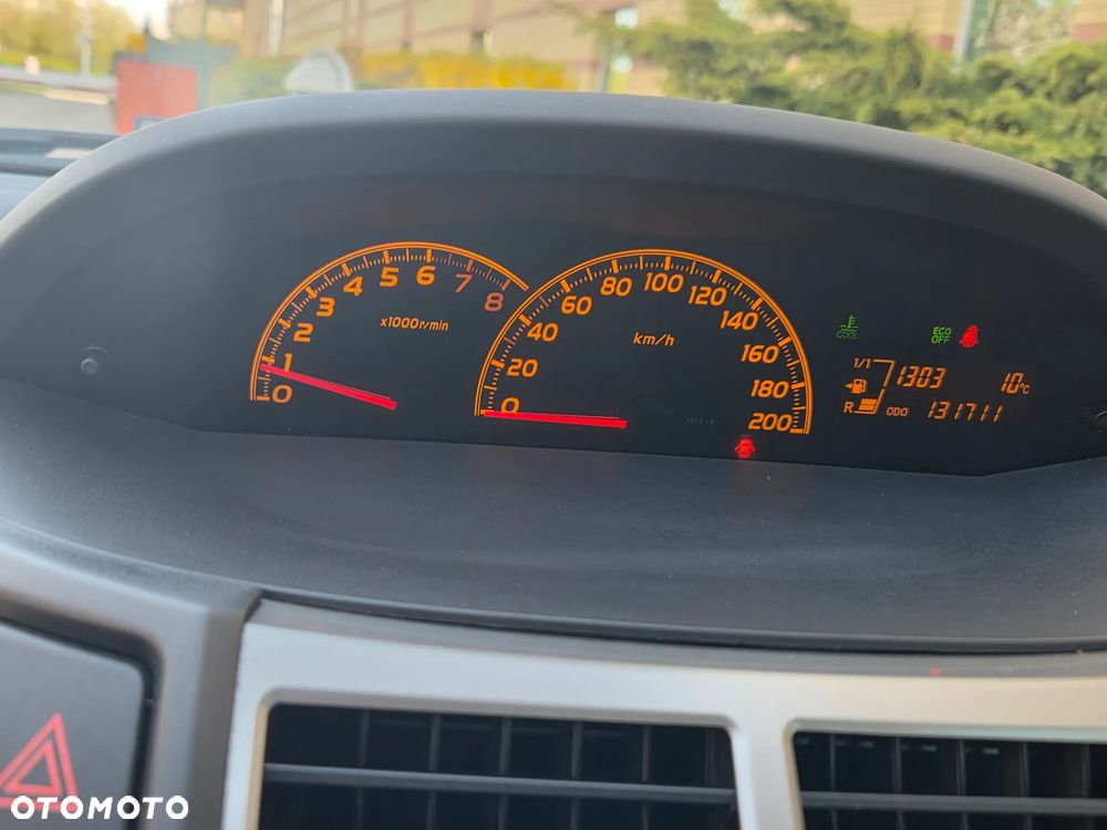 Toyota Yaris 1.33 VVT-i Executive - 25