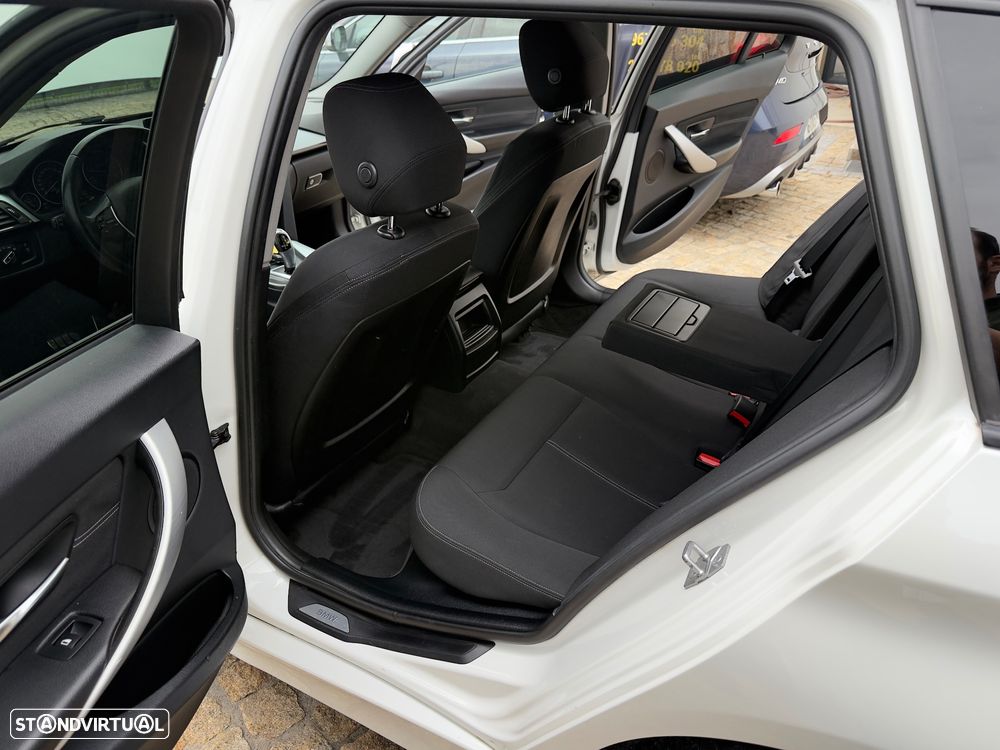 BMW 318 d Auto Pack M - 48