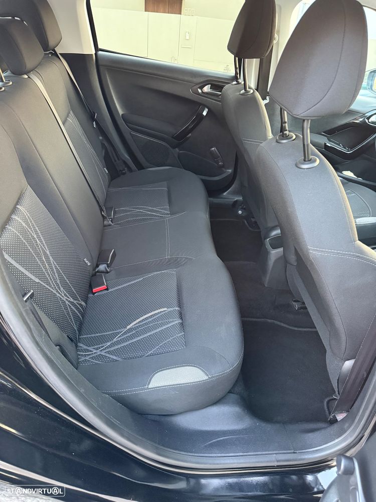 Peugeot 208 1.2 PureTech Style - 7