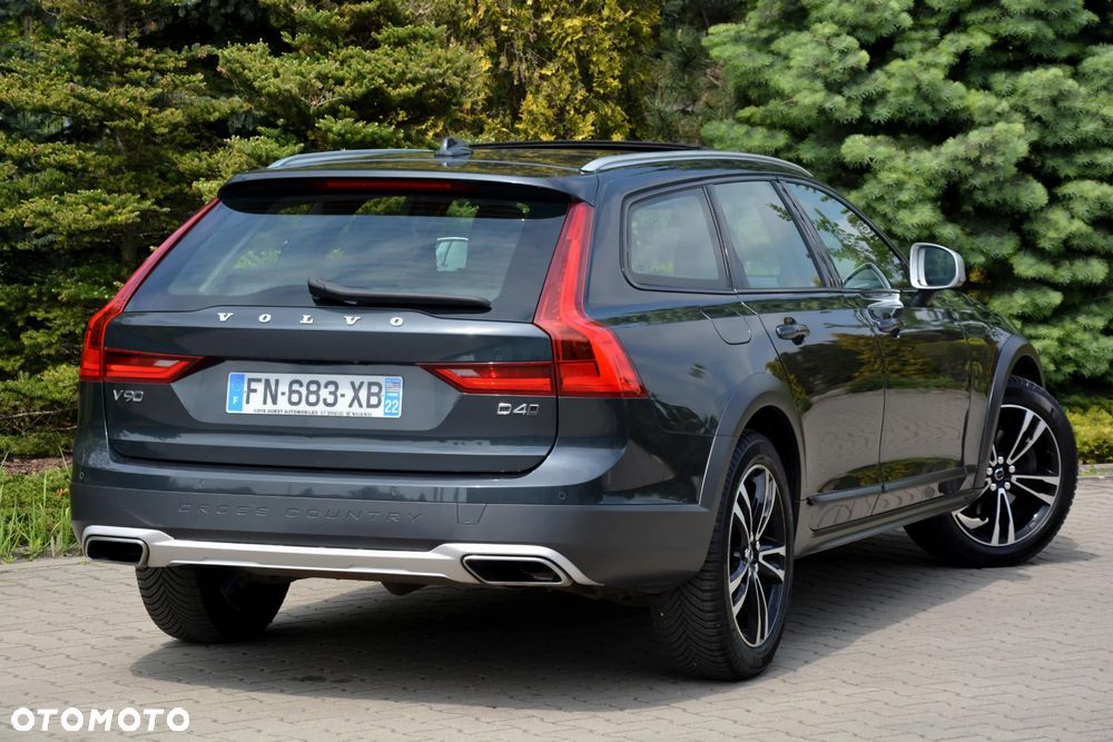 Volvo V90 Cross Country D4 AWD Geartronic Pro - 5