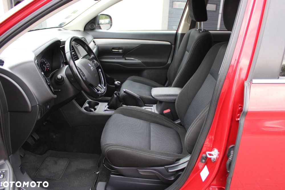 Mitsubishi Outlander - 17