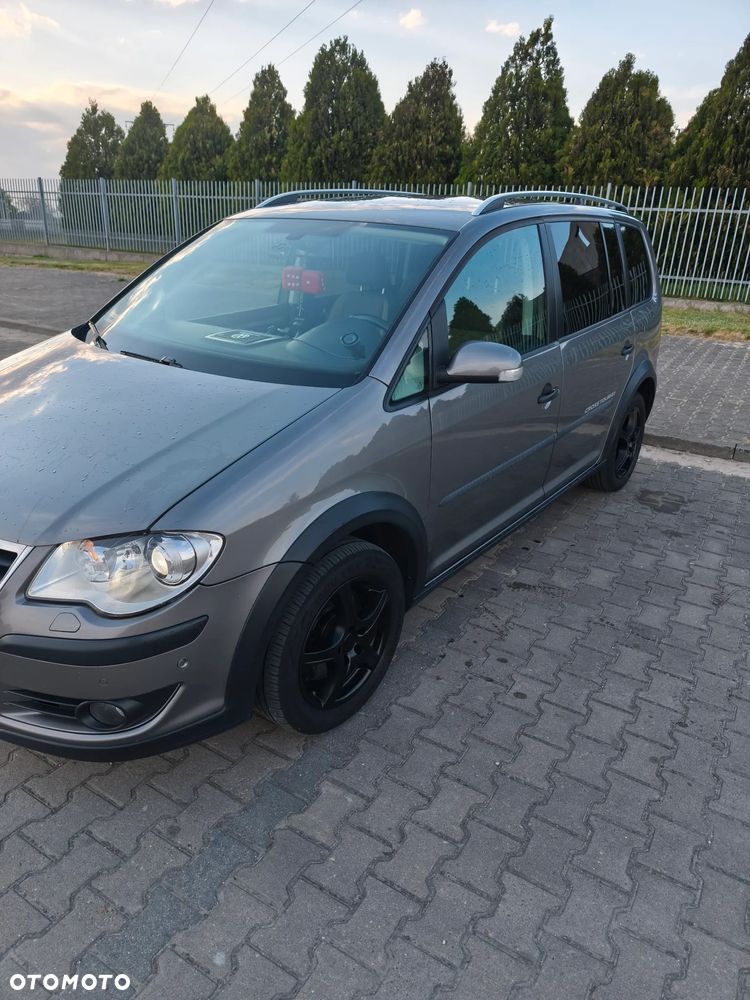 Volkswagen Touran 2.0 TDI DPF DSG Cross - 9