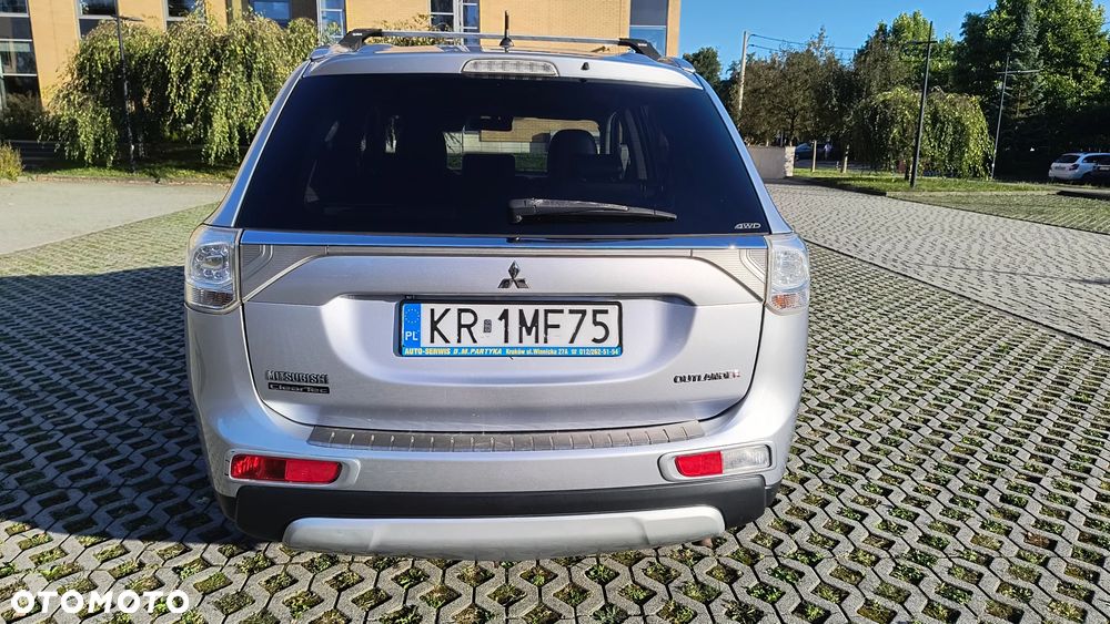Mitsubishi Outlander 2.2 DID Intense + 4WD - 7