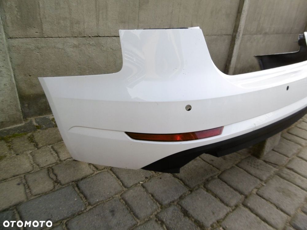 AUDI A4 B9 8W9 KOMBI - zderzak tylny - 2