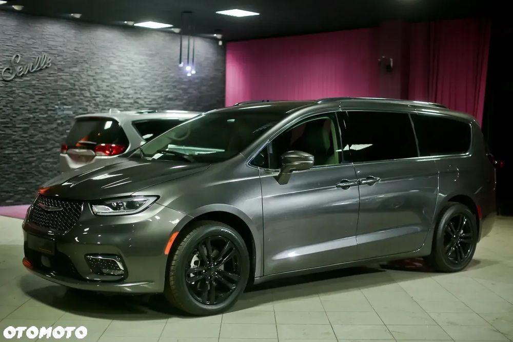 Chrysler Pacifica - 5