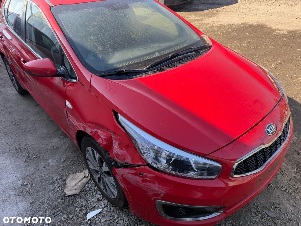 Kia Ceed 1.6 CRDi 136 ISG Vision - 20