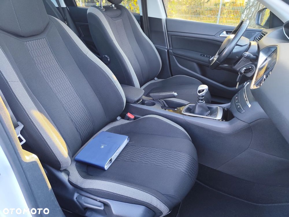 Peugeot 308 1.2 PureTech GPF Allure Pack S&S - 14