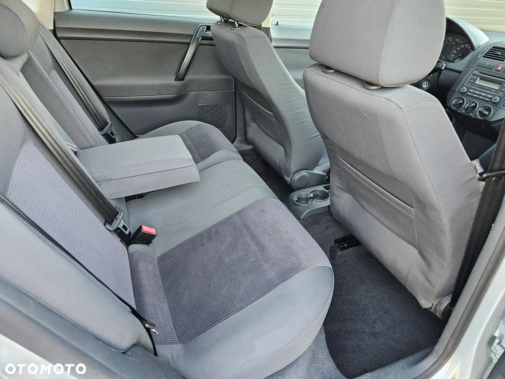 Volkswagen Polo 1.4 Highline - 26