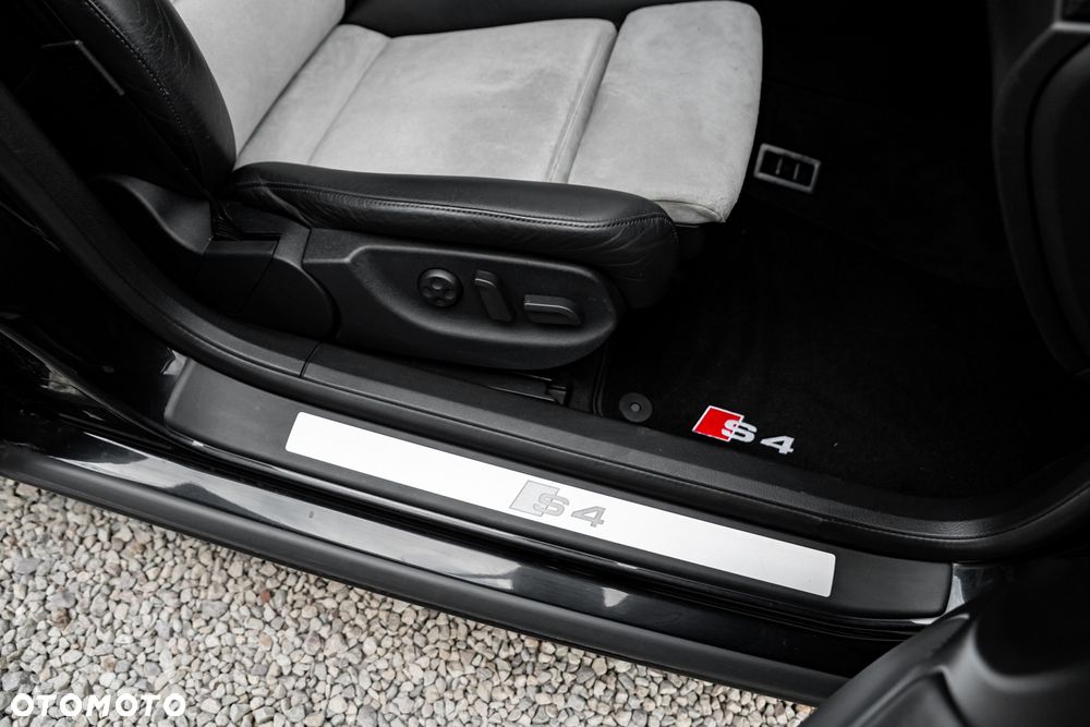 Audi S4 Avant Standard - 24