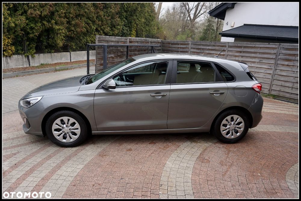 Hyundai i30 1.4 Premiere Comfort - 22