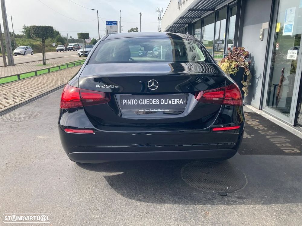 Mercedes-Benz A 250 e 8G-DCT Edition 2021 — fotografia 9