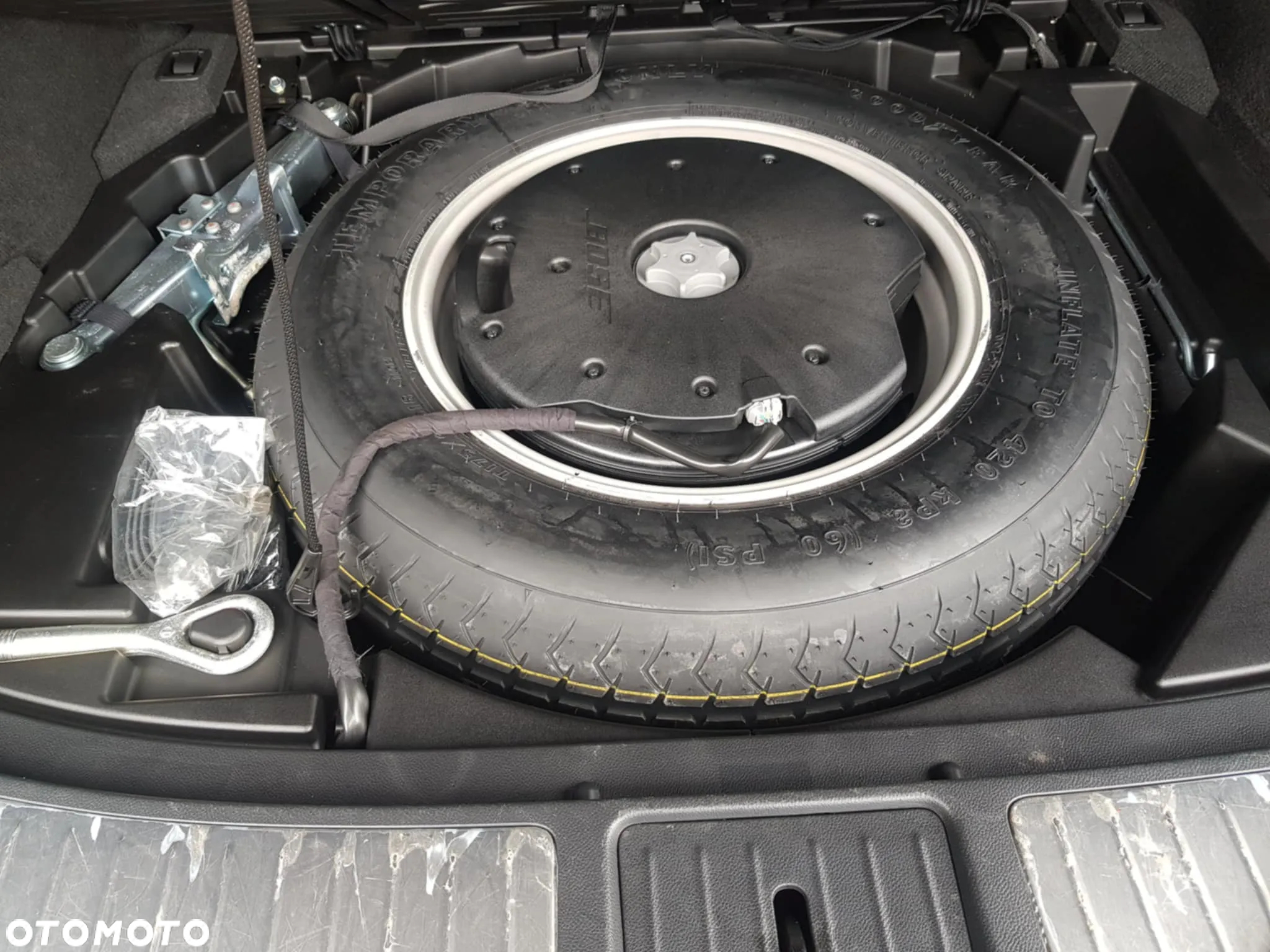 Infiniti QX70 - 12