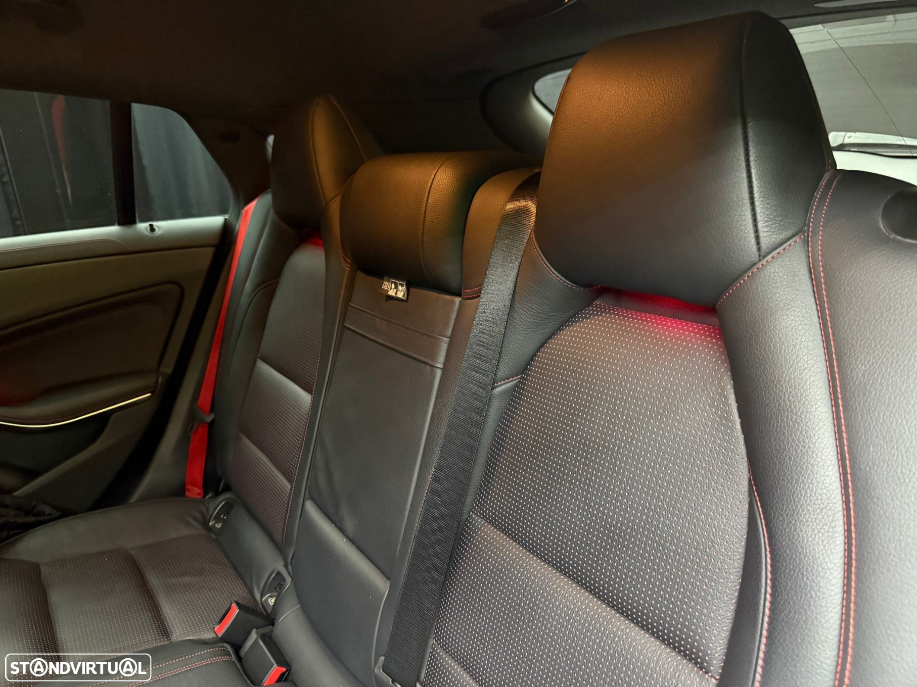 Mercedes-Benz CLA 45 AMG Shooting Brake 4-Matic - 30