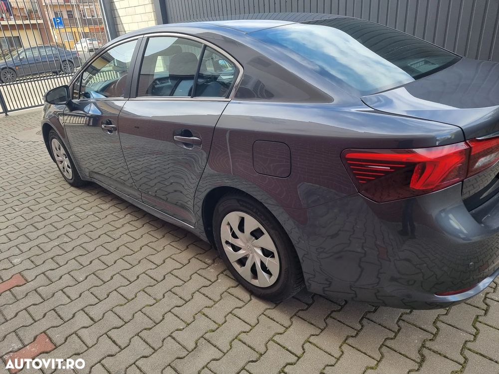 Toyota Avensis 1.8 Executive - 3