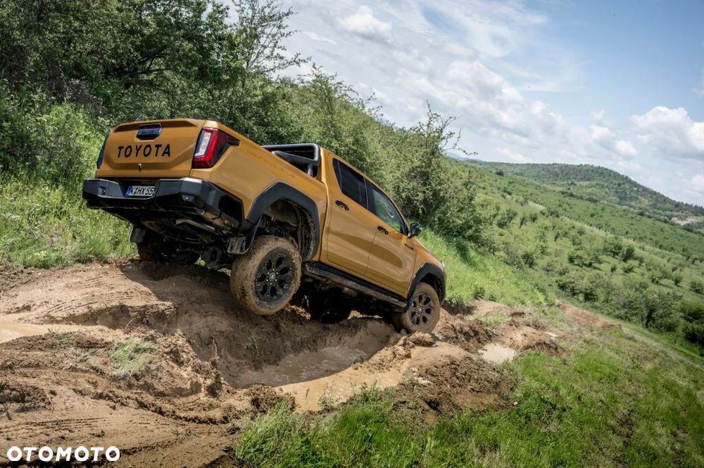 Toyota Hilux 2.8 D-4D mHEV Double Cab Invincible 4x4 - 9