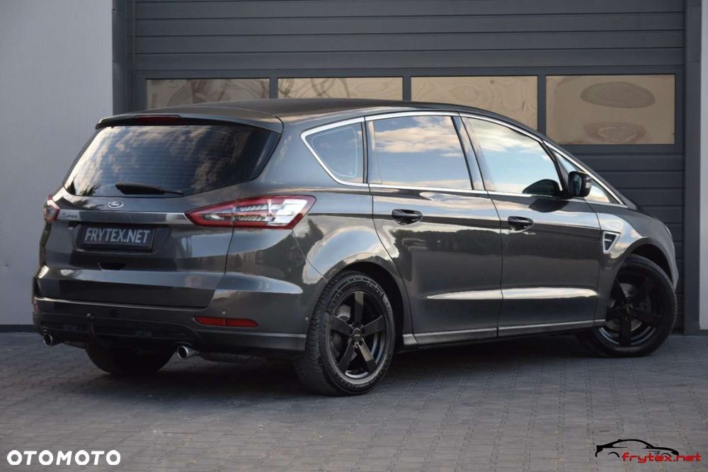 Ford S-Max - 17