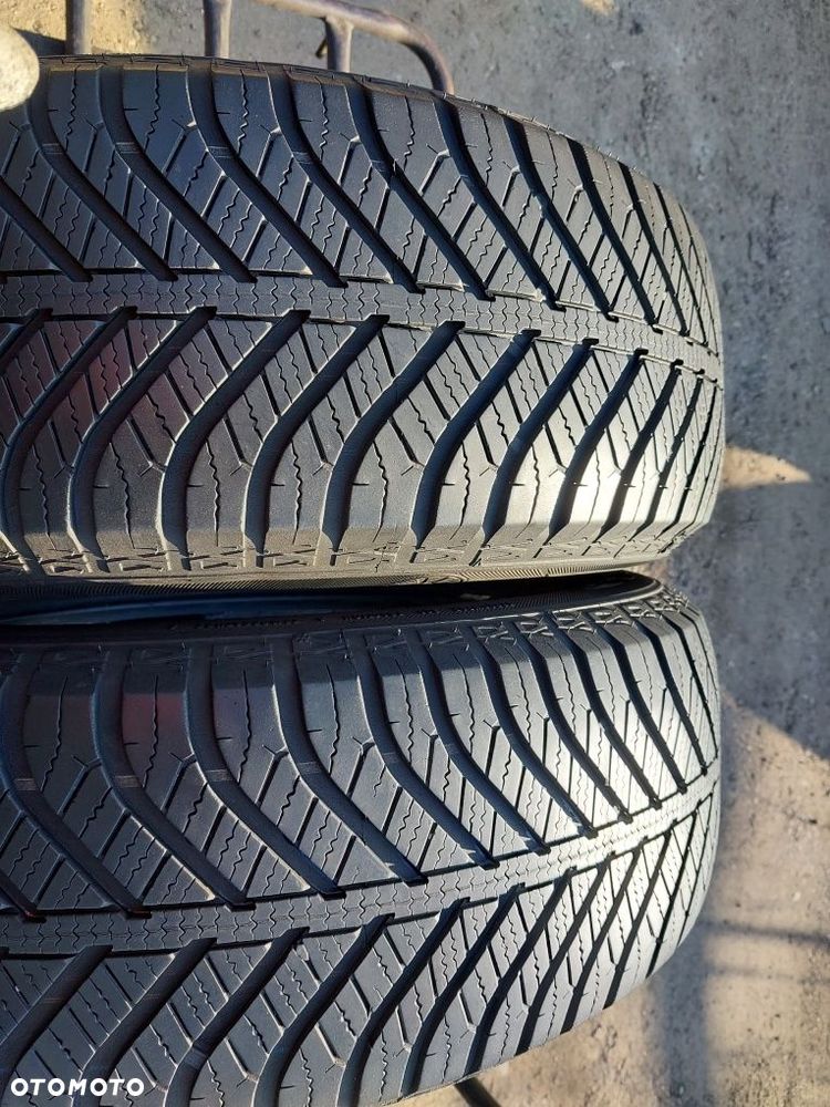 Opony caloroczne 215.60.17 Goodyear - 1