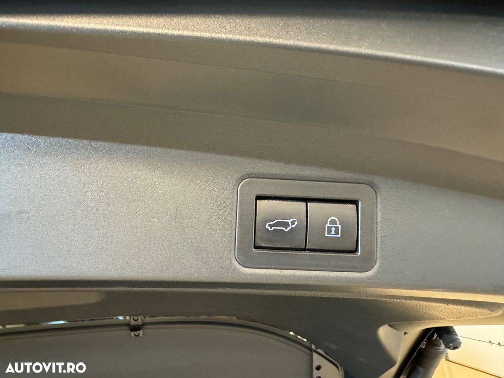 Toyota Corolla 1.8 Hybrid Team Deutschland - 31