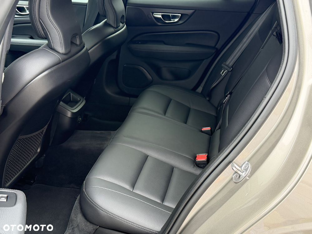 Volvo V60 B4 B DKG Inscription - 36