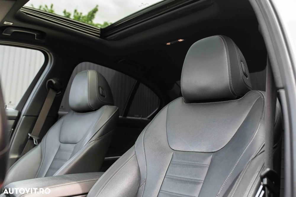 BMW Seria 3 330e Aut. M Sport - 19