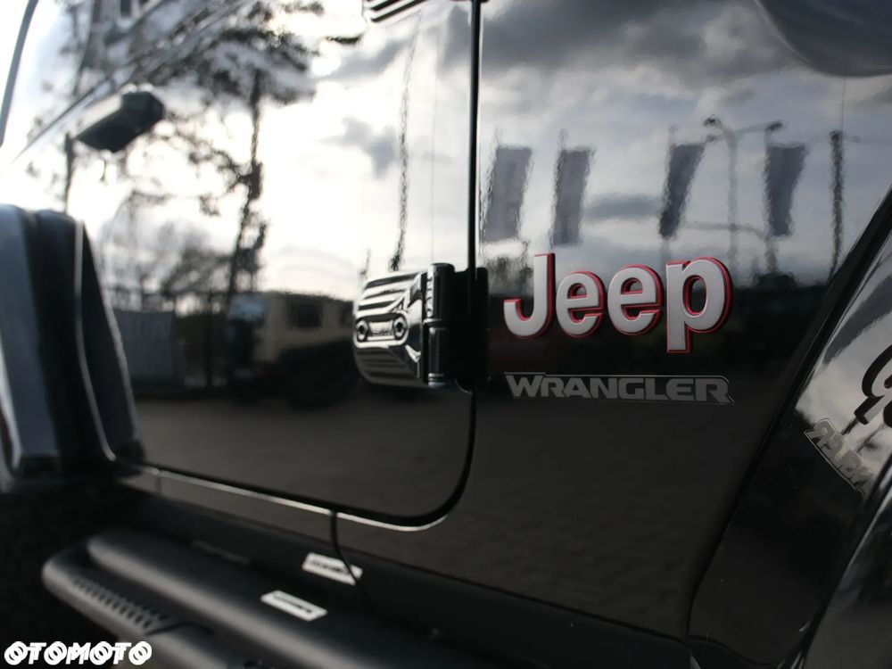 Jeep Wrangler - 8