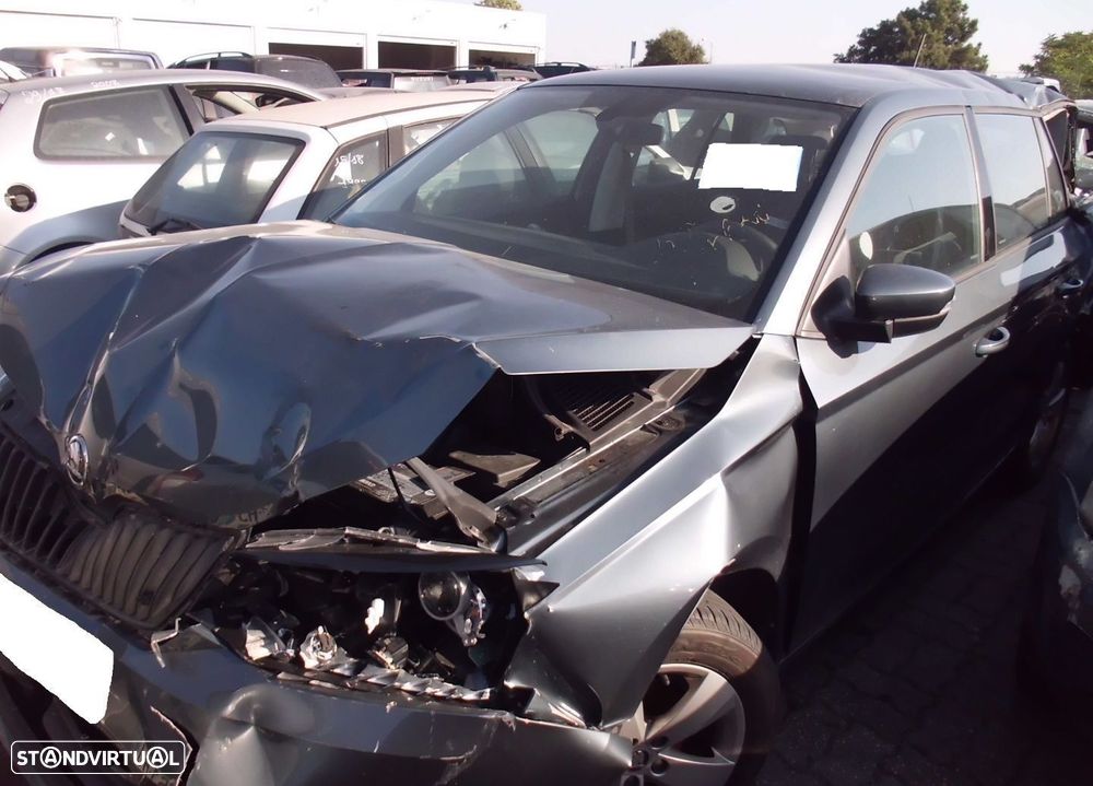 Peças Skoda Fabia III (NJ3) 1.0 TSI 2021 - 18