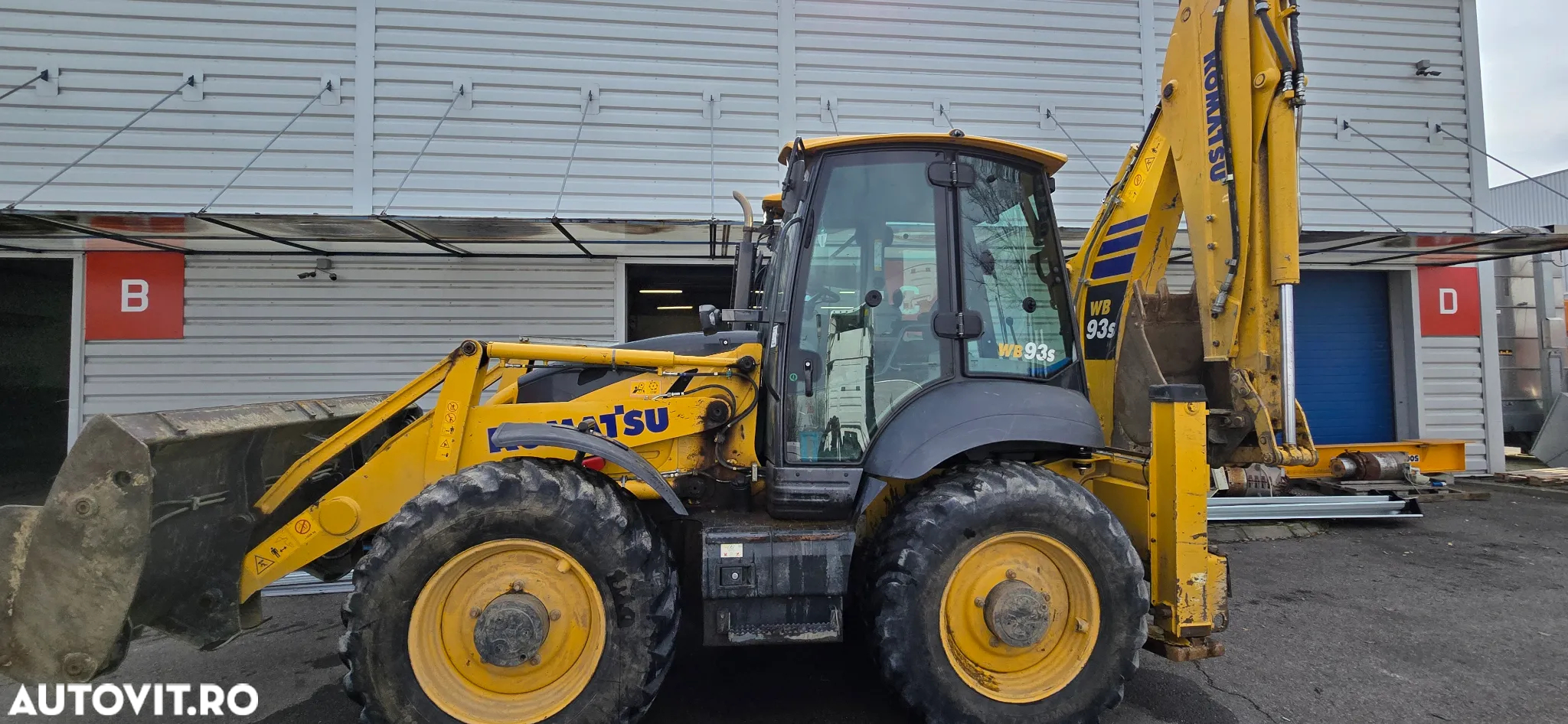 Komatsu Buldoexcavator Komatsu WB93S-8 - 3