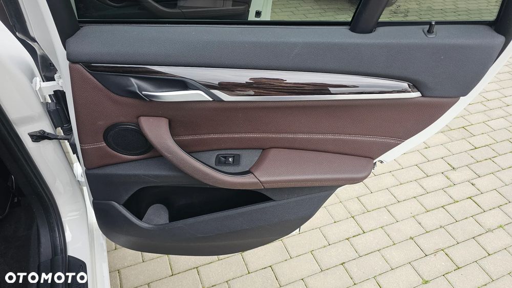 BMW X1 xDrive28i - 24