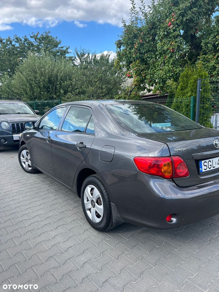 Toyota Corolla - 2