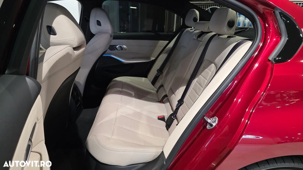 BMW Seria 3 320i xDrive AT - 10