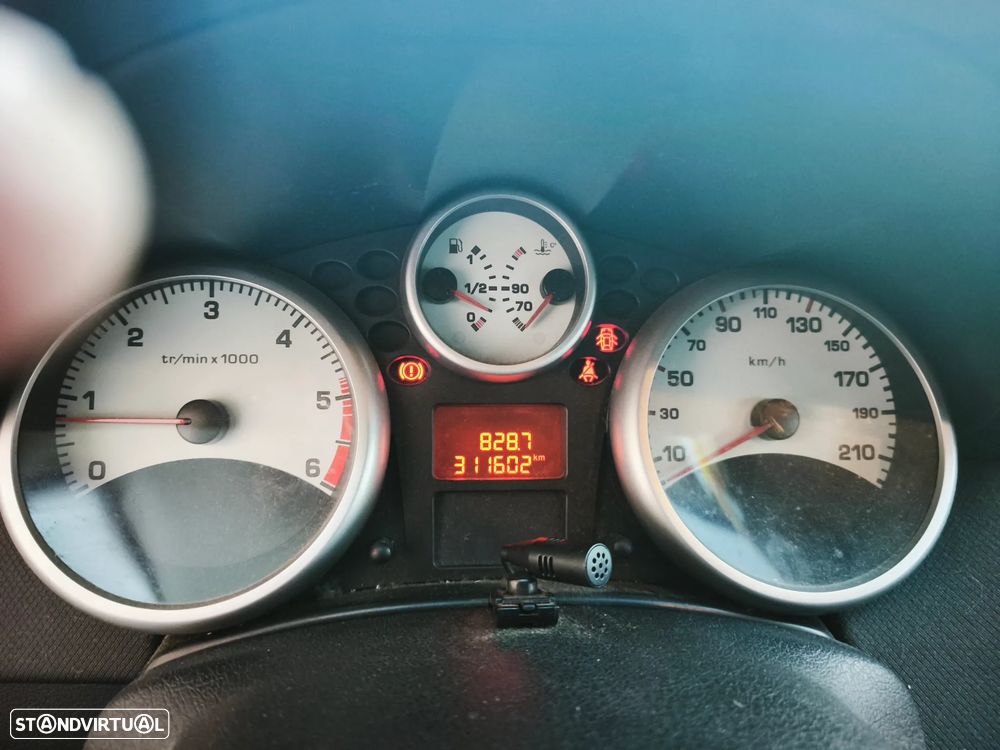 Peugeot 207 1.4 HDi Premium - 9