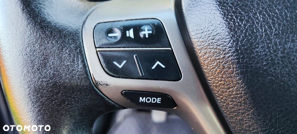Toyota Avensis 2.0 D-4D - 38