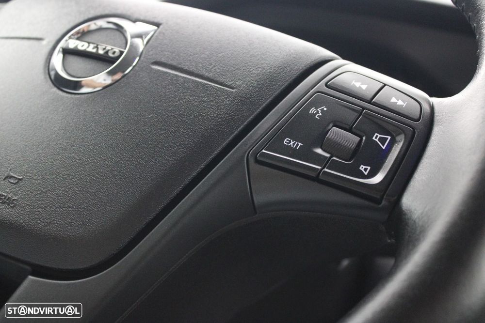 Volvo V40 Cross Country 2.0 D3 Momentum - 12