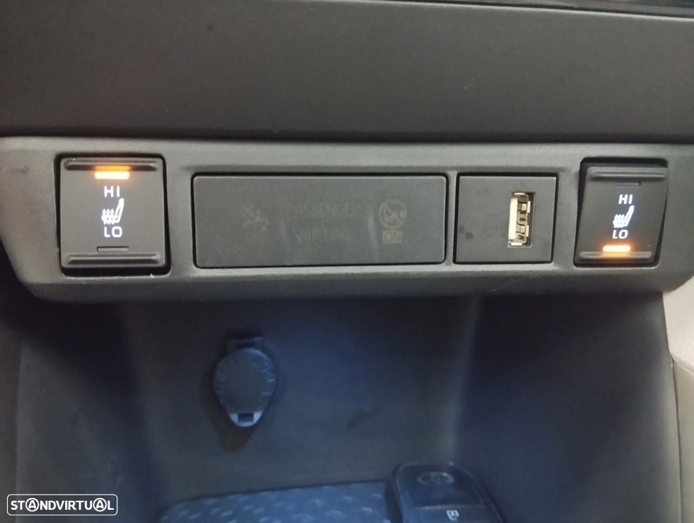 Toyota Yaris 1.5 HDF Luxury - 34