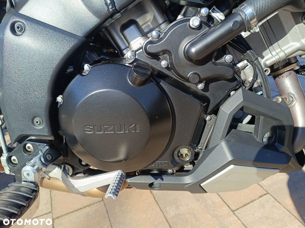 Suzuki V-STROM - 26